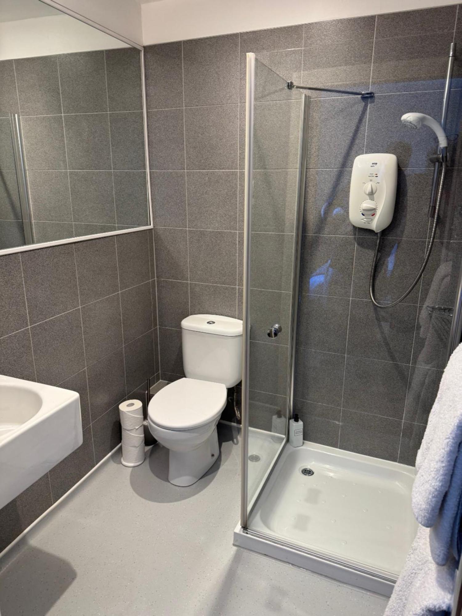 Aaron Glen Guest Apartments Loanhead Exteriör bild